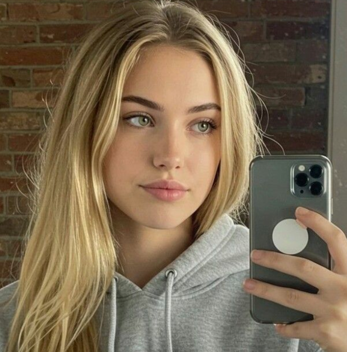 <em>Nora, 27 (Bergen, Norge)</em>